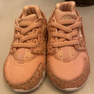 Adorable Nike pink sneakers